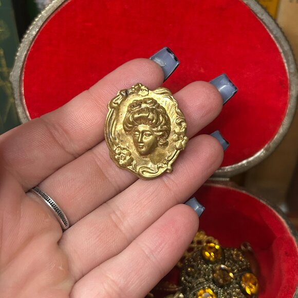 Vintage Gibson Girl Dimensional Repousse Gold Tone Art Nouveau Inspired Brooch - Picture 3 of 4